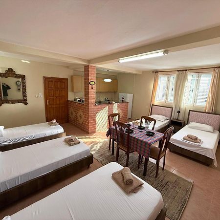 Shkodra Guest House 2 エクステリア 写真
