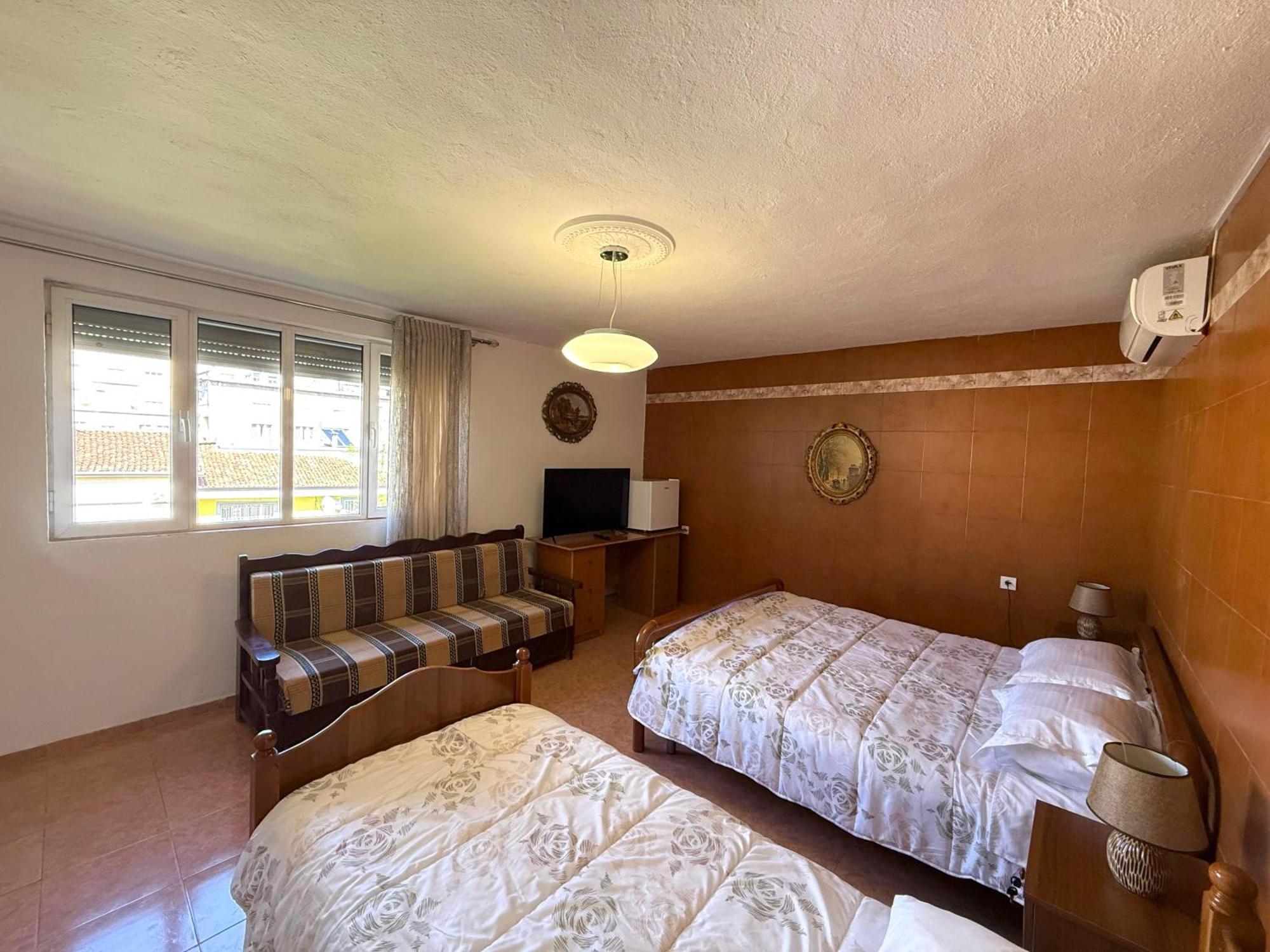 Shkodra Guest House 2 エクステリア 写真