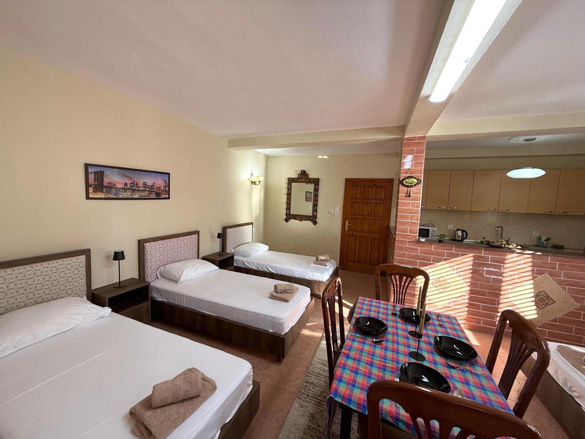 Shkodra Guest House 2 エクステリア 写真