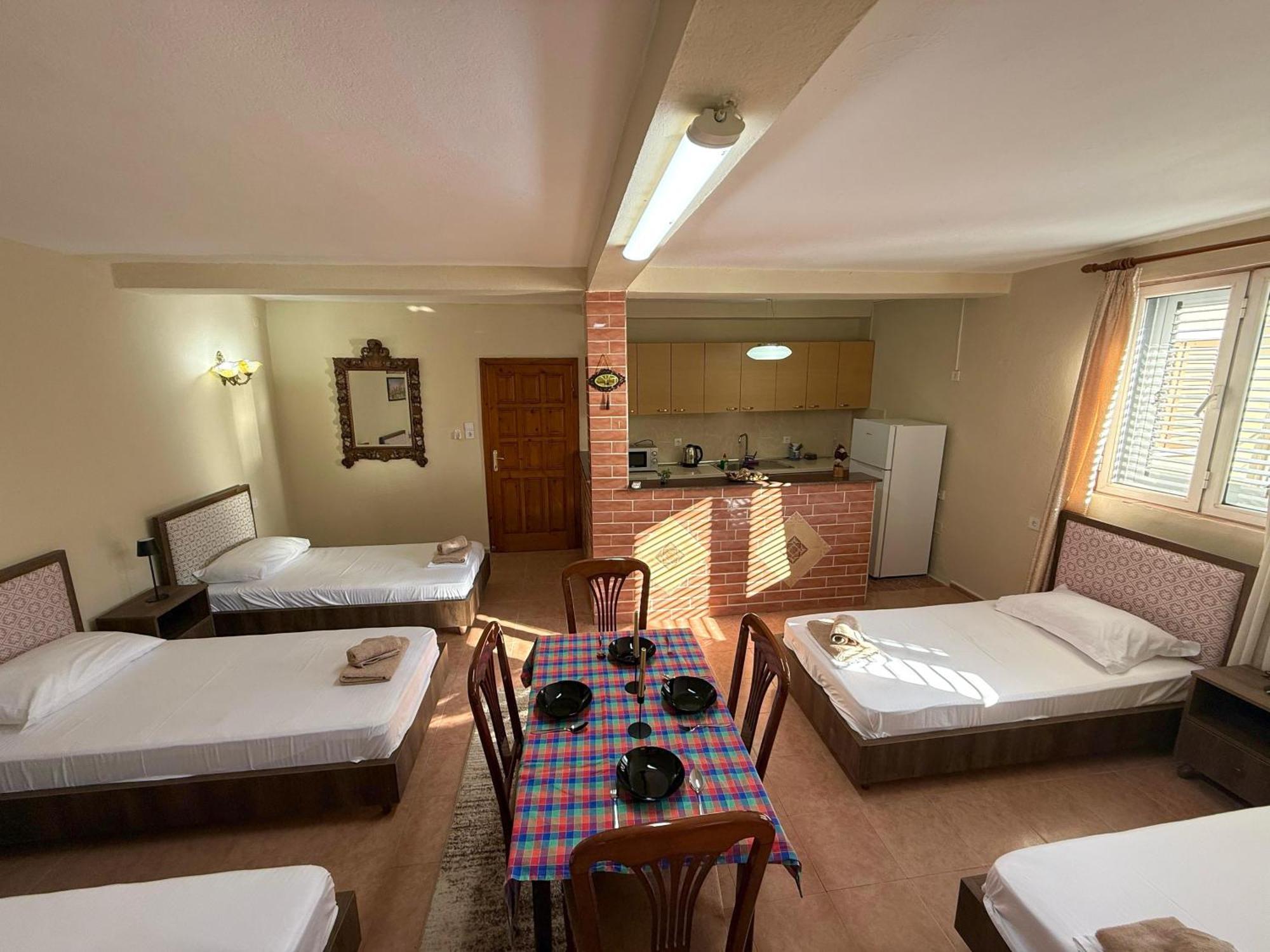 Shkodra Guest House 2 エクステリア 写真