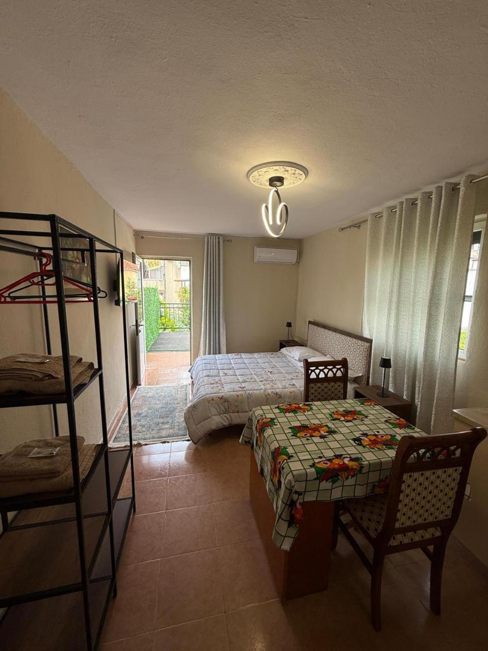 Shkodra Guest House 2 エクステリア 写真